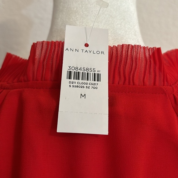 Ann Taylor long sleeve blouse. Red. Size M - Picture 3 of 7